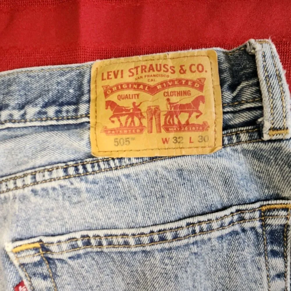 Vtg Levis 505 Regular Fit Jeans Mens 32x30 Distressed Light Wash